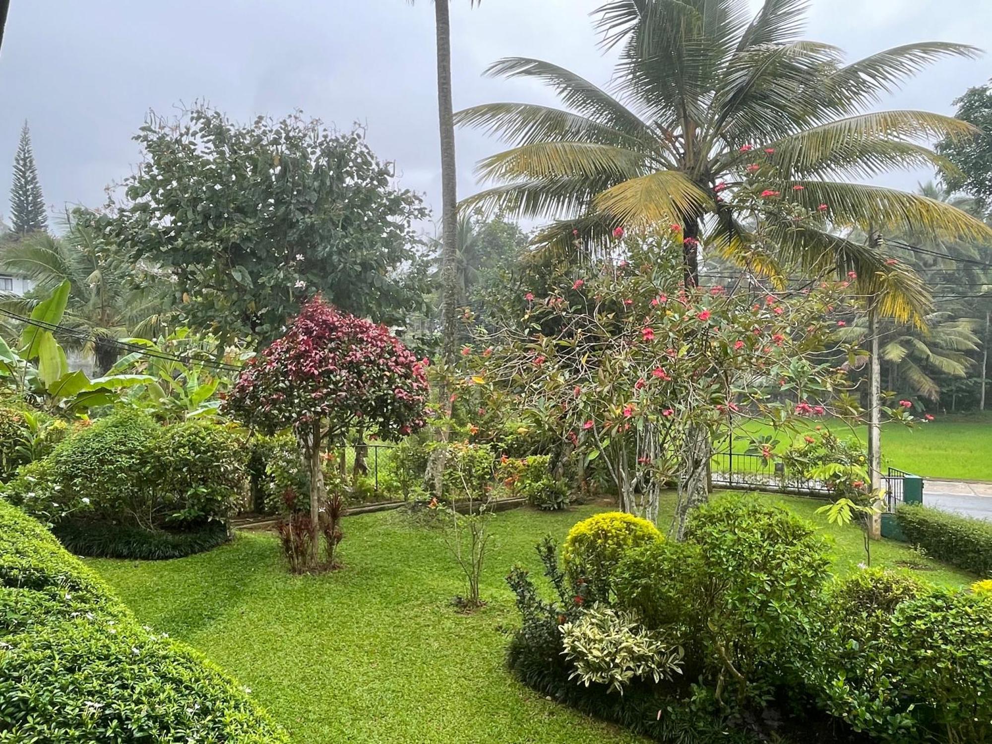 Surveyor'S Residence Bungalow Kandy Kültér fotó