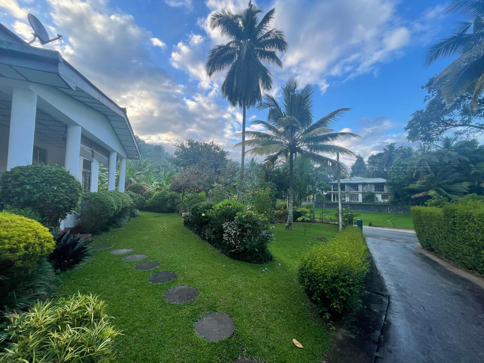 Surveyor'S Residence Bungalow Kandy Kültér fotó